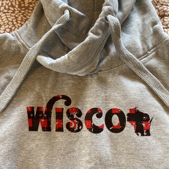 Wisconsin Sweatshirt - Picture 6 of 8